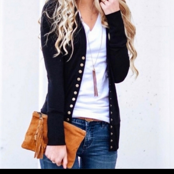1 M Left💕New boutique snap cardigan - Picture 2 of 10